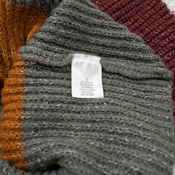 Comfy Colorful Sweater - Picture 4 of 4